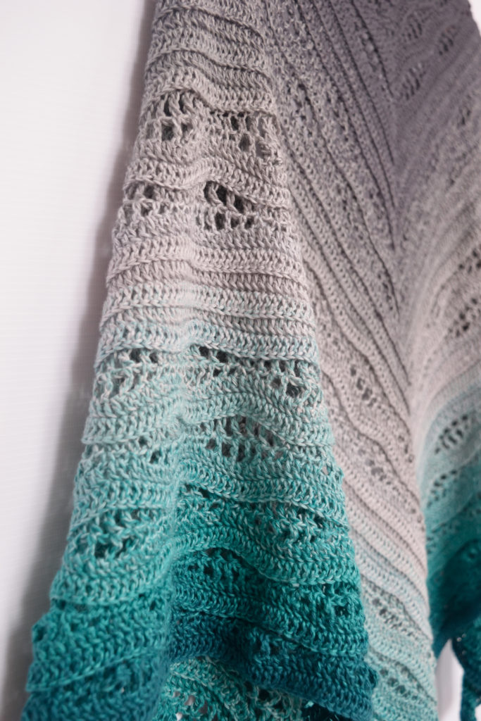 Kalinda Shawl - easy and free crochet pattern by www.mycrochetory.com