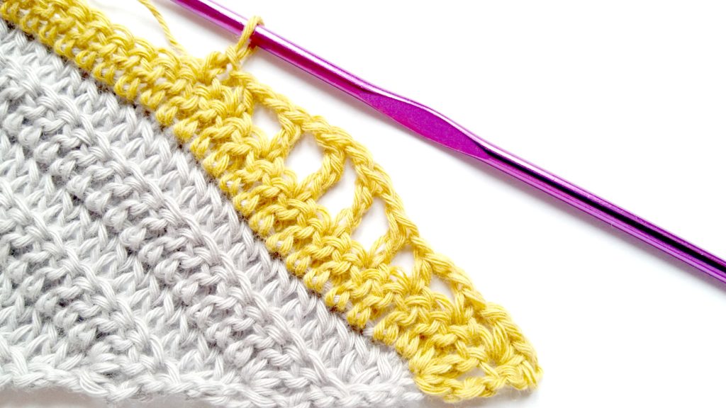 Kalinda Shawl - easy and free crochet pattern by www.mycrochetory.com