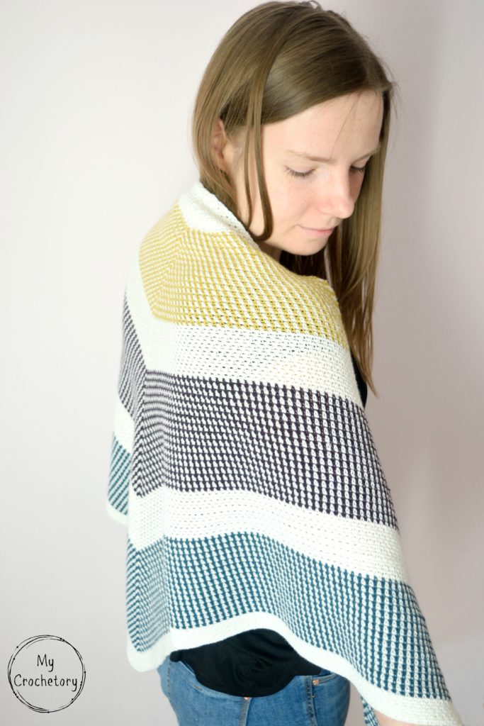 Triangle Moss Stitch Shawl - free crochet pattern for the moss stitch lovers by www.mycrochetory.com