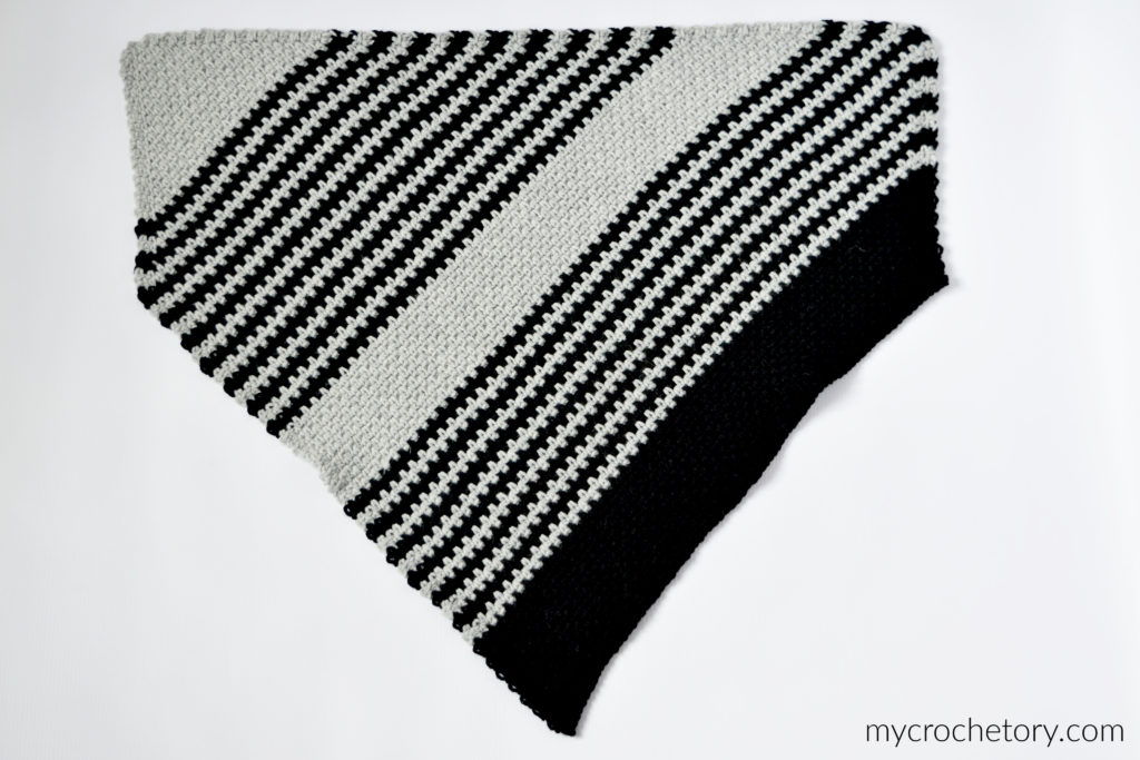 Crochet Greus Cowl - modern, asymmetrical free crochet cowl pattern by mycrochetory.com
