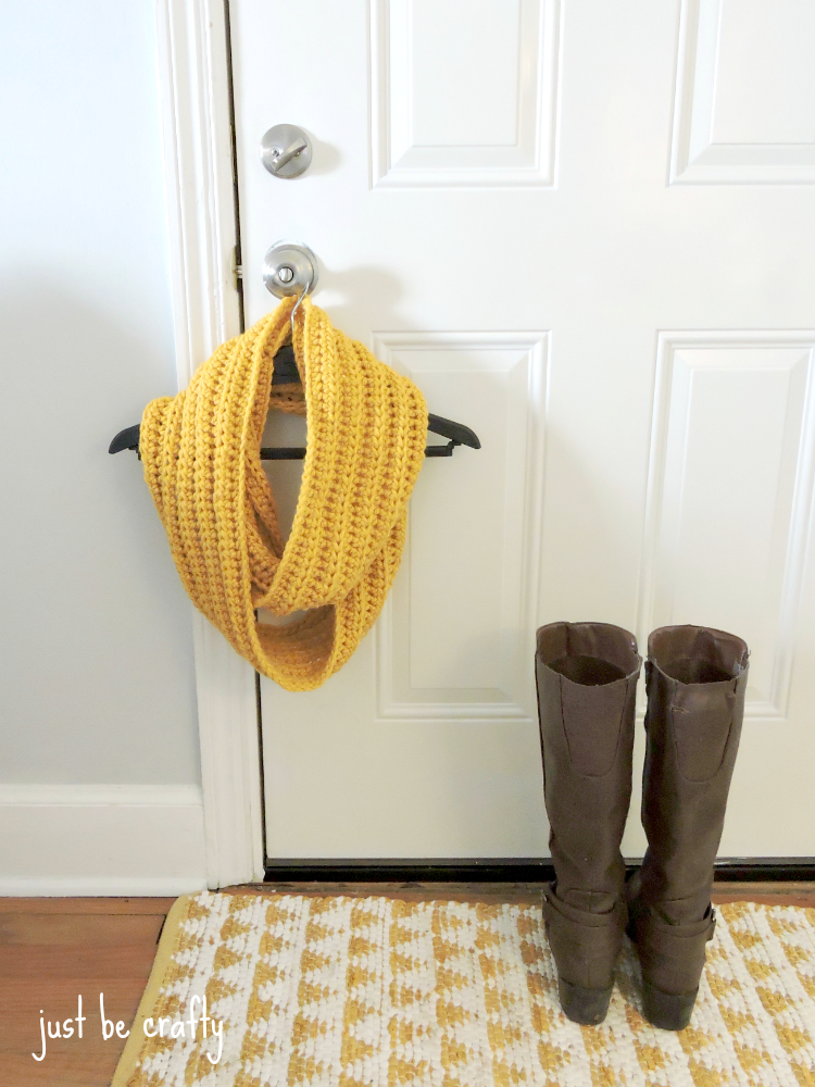 TOP 10 collection of free crochet cowl patterns compiled by mycrochetory.com