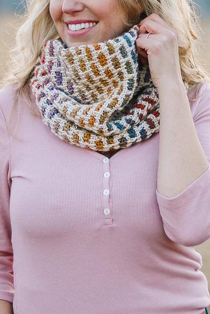 TOP 10 collection of free crochet cowl patterns compiled by mycrochetory.com