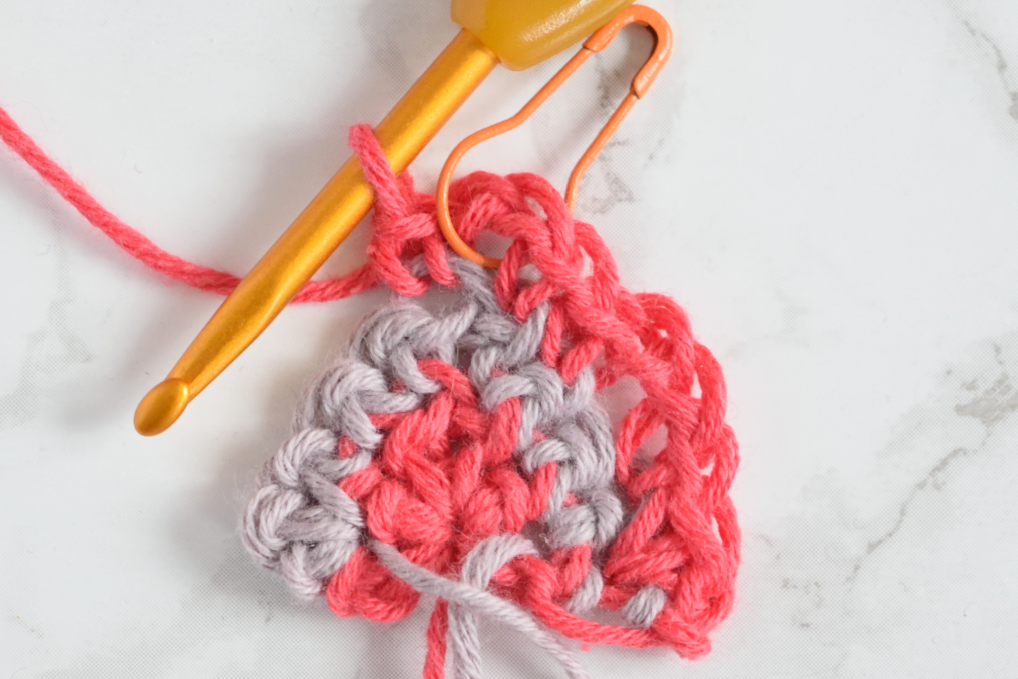 Namari mosaic crochet shawl, Row 3 step 4