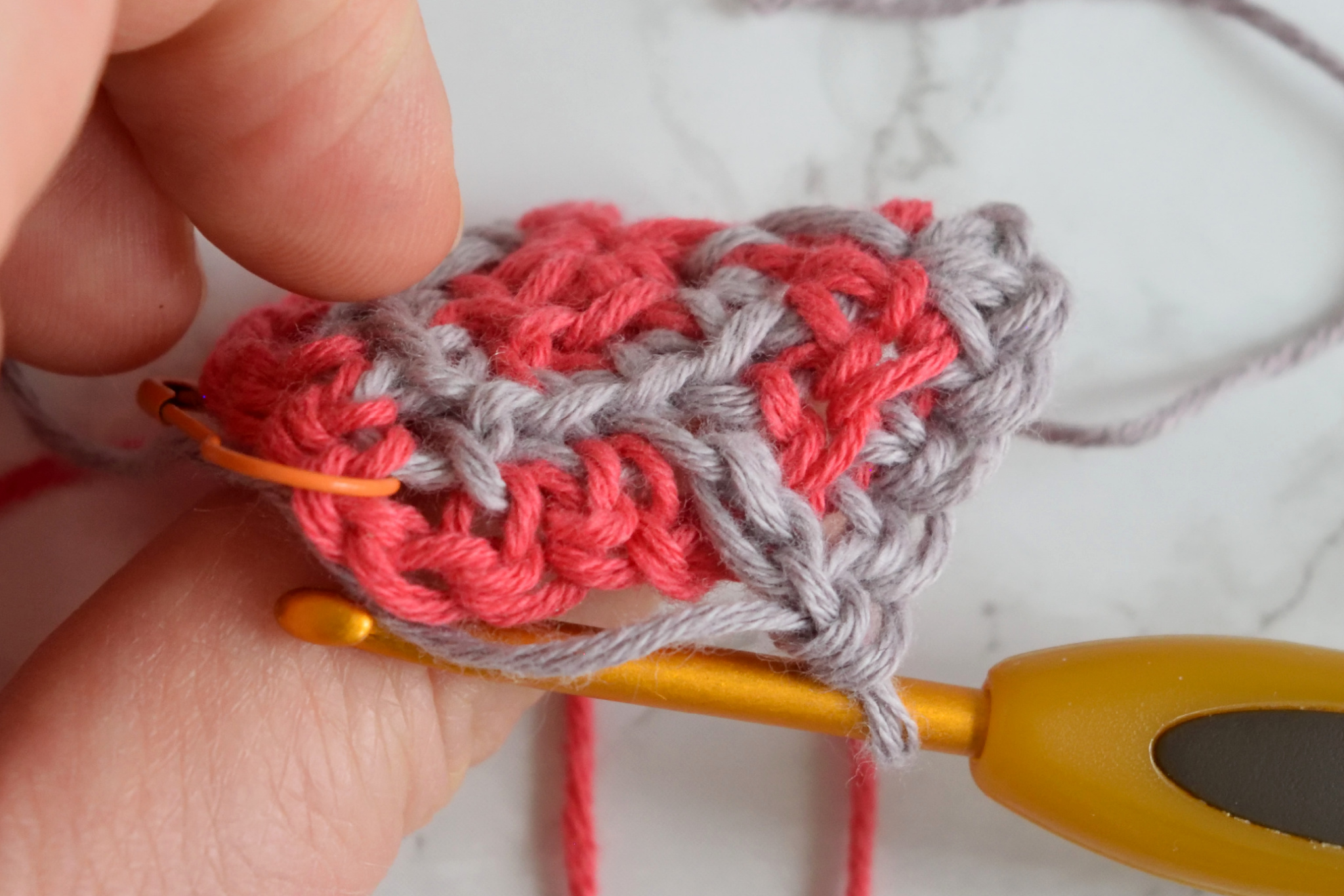 Namari mosaic crochet shawl, Row 4 step 4