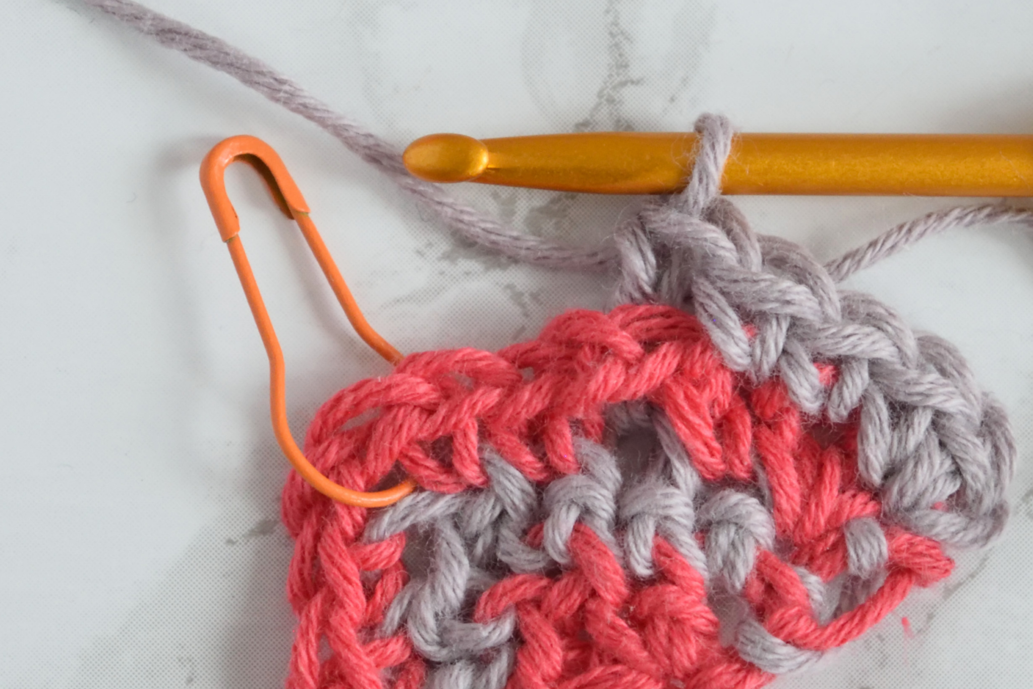 Namari mosaic crochet shawl, Row 4 step 5