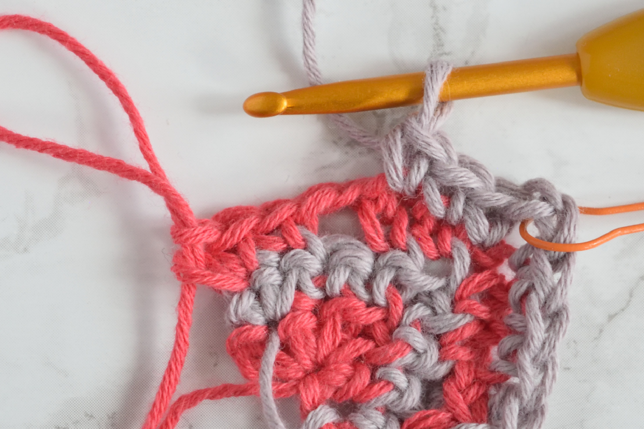 Namari mosaic crochet shawl, Row 4 step 7