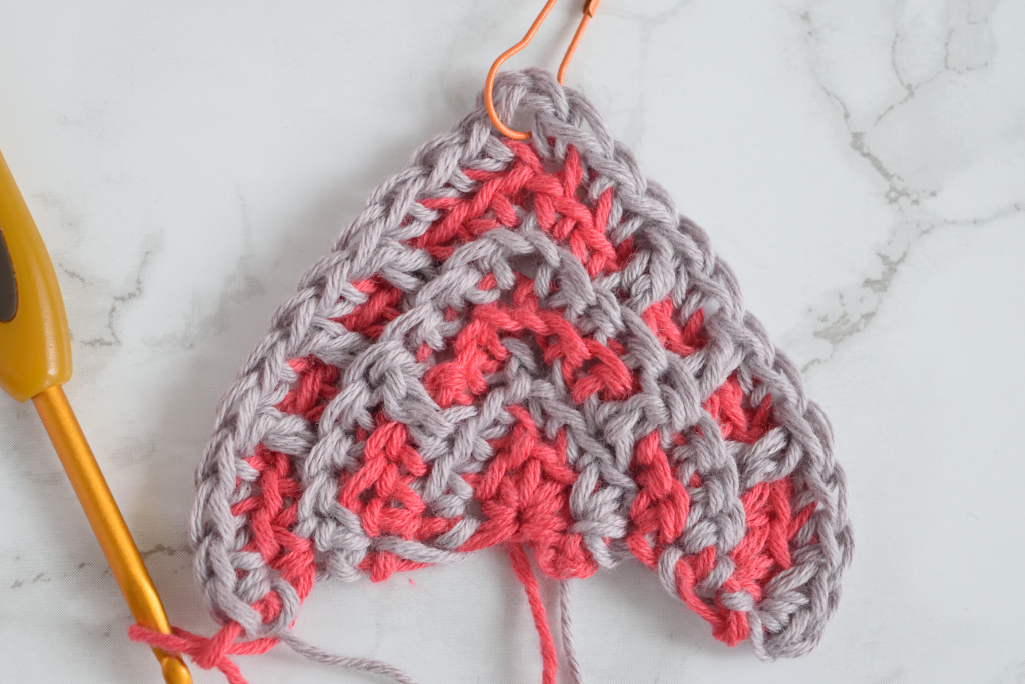 Namari mosaic crochet shawl, Row 6 step 7