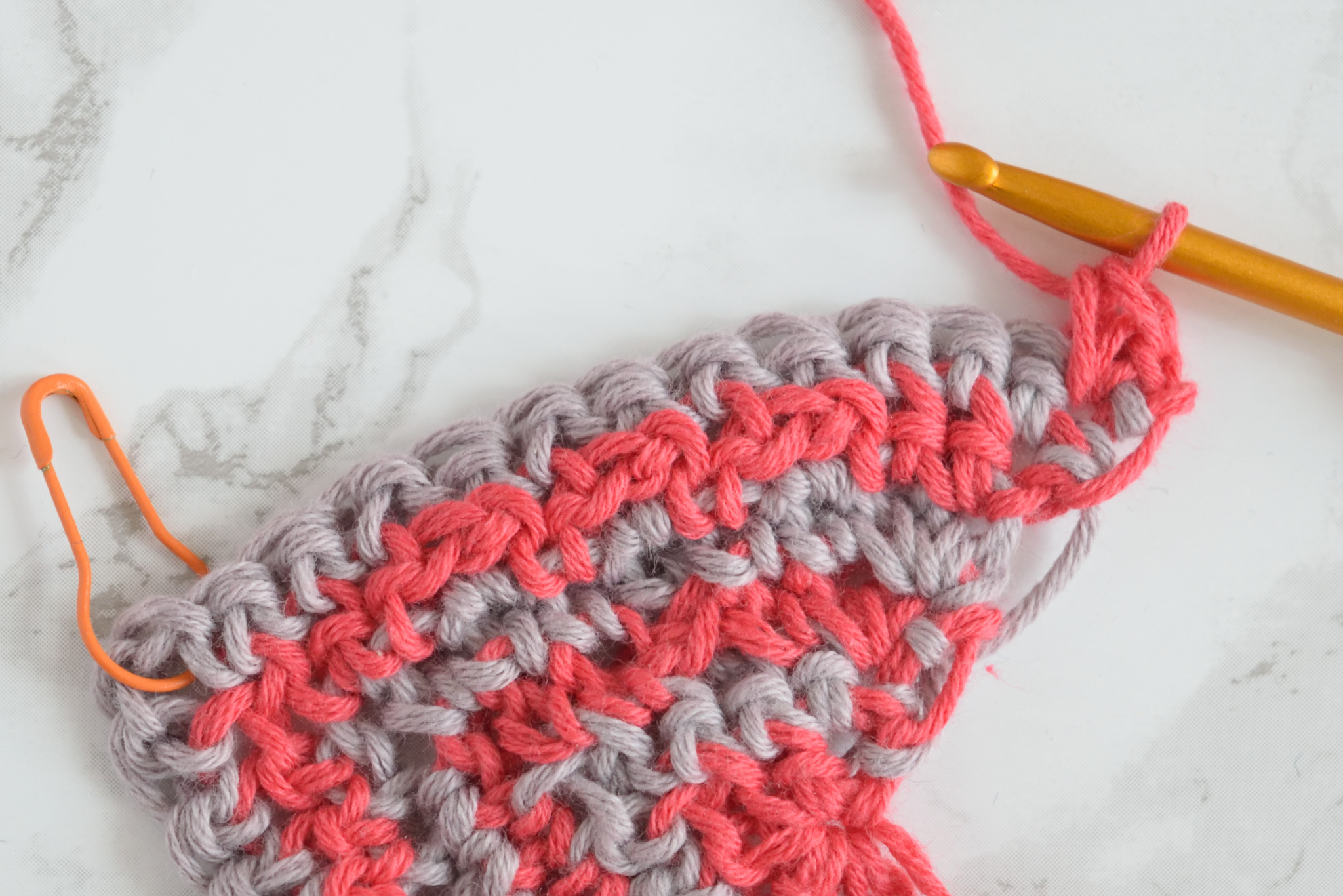 Namari mosaic crochet shawl, Row 7 step 1