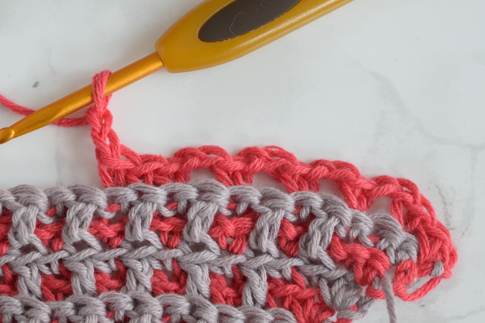 Namari mosaic crochet shawl, Row 21 step 2