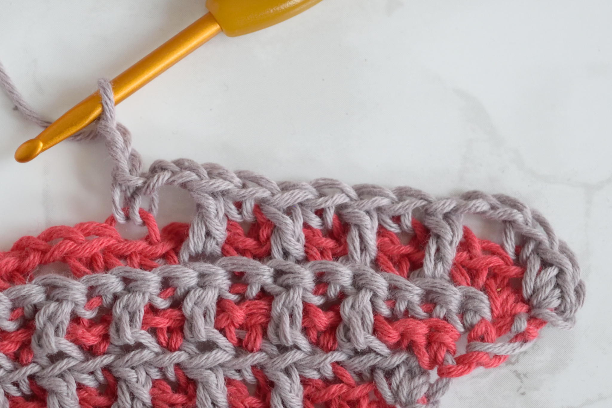 Namari mosaic crochet shawl, Row 22 step 1