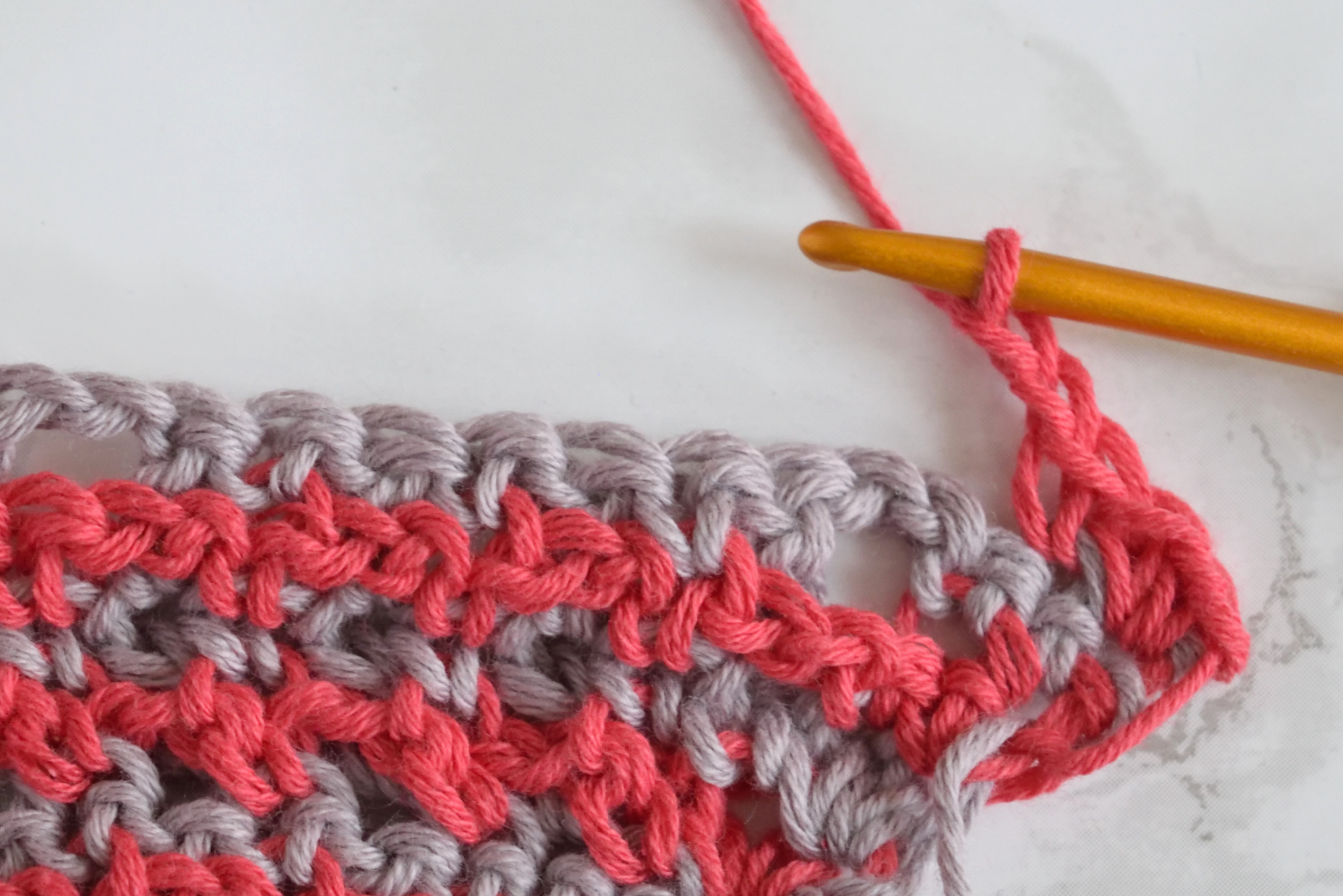 Namari mosaic crochet shawl, Row 23 step 1