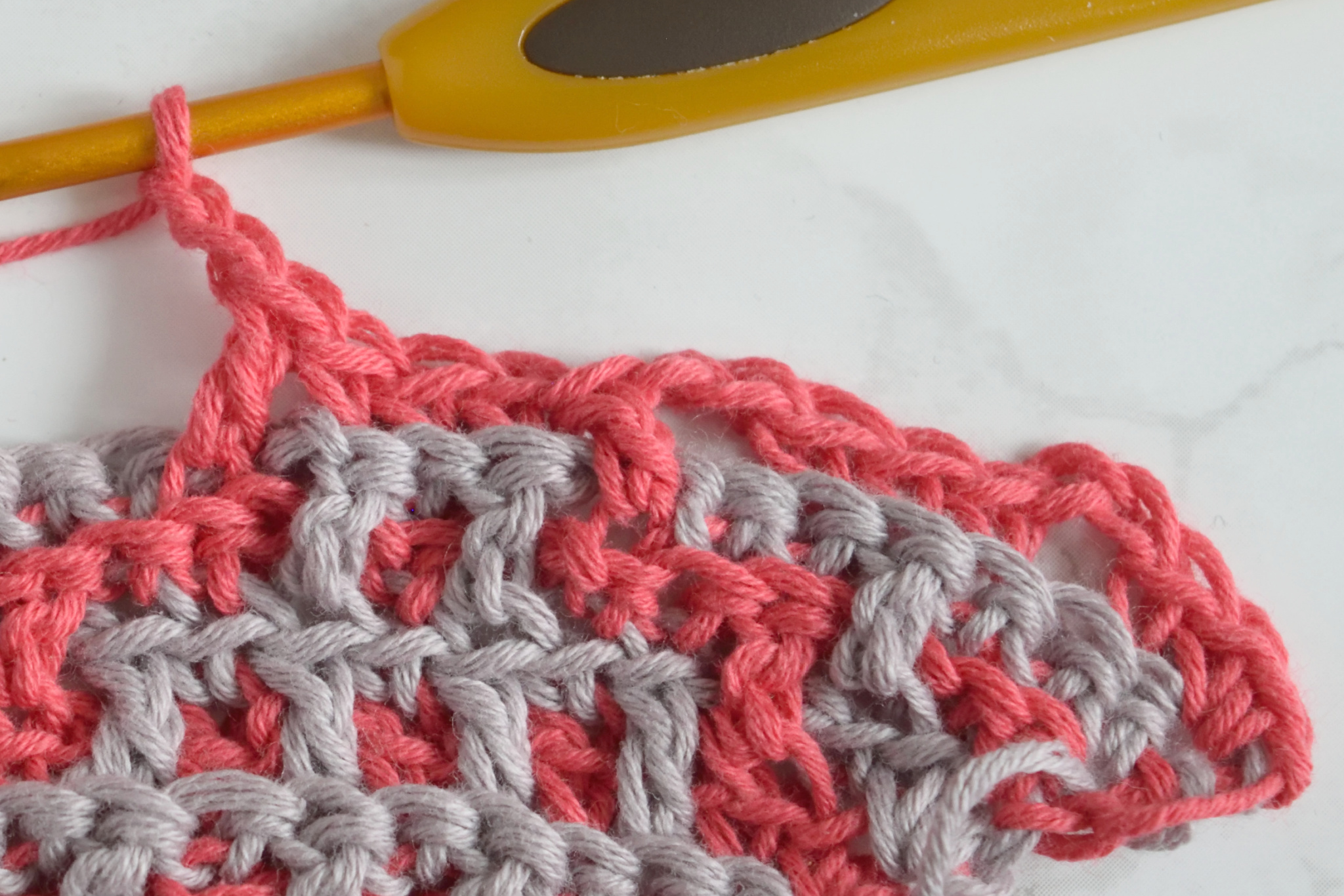 Namari mosaic crochet shawl, Row 25 step 2
