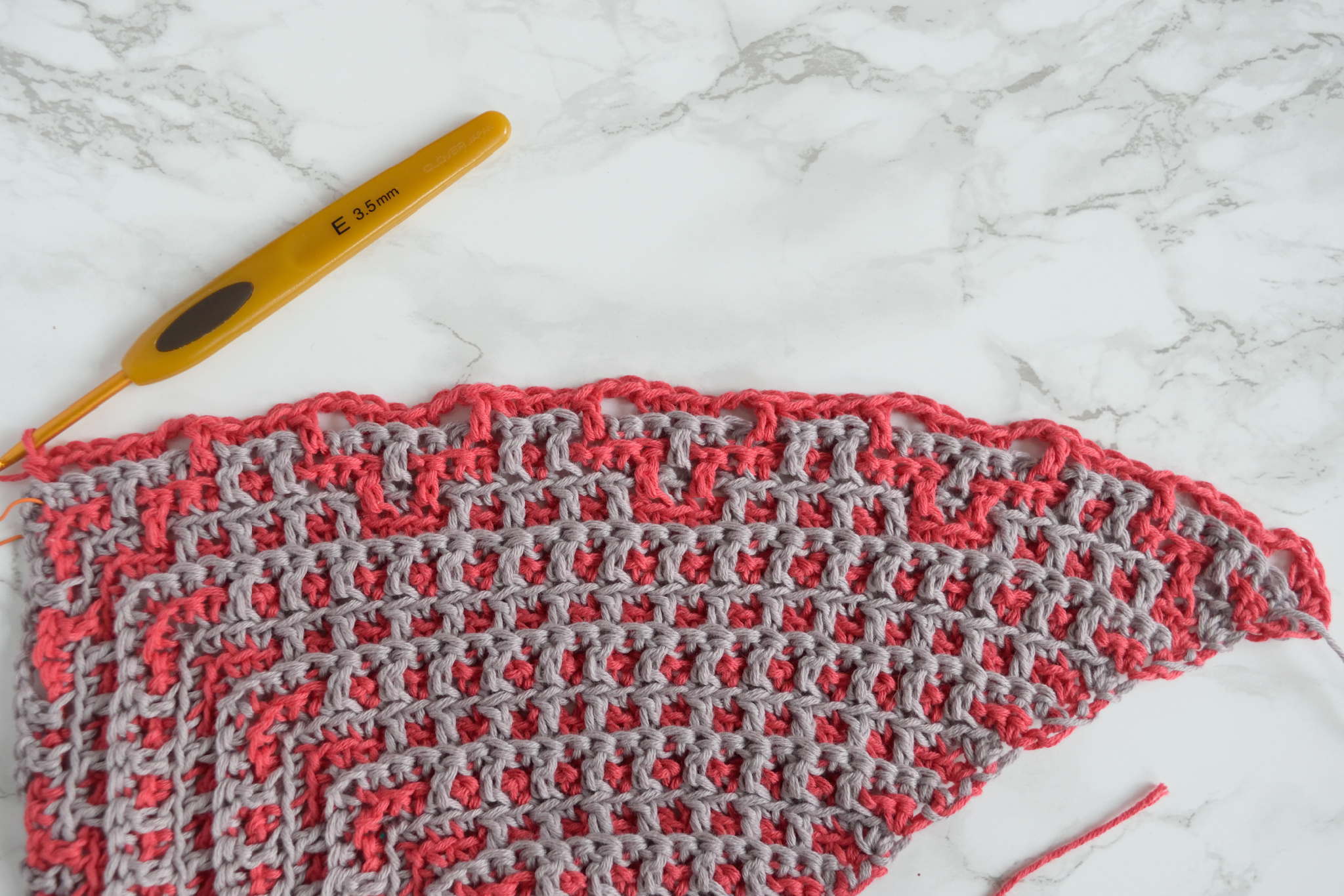 Namari mosaic crochet shawl, Row 25 step 3