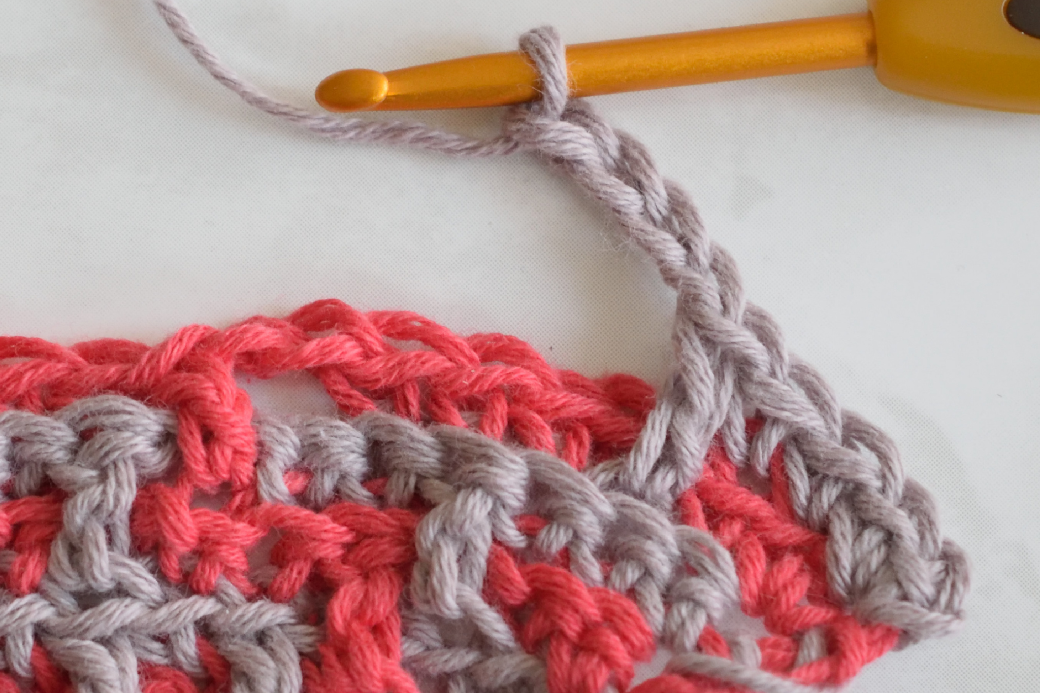 Namari mosaic crochet shawl, Row 26 step 1