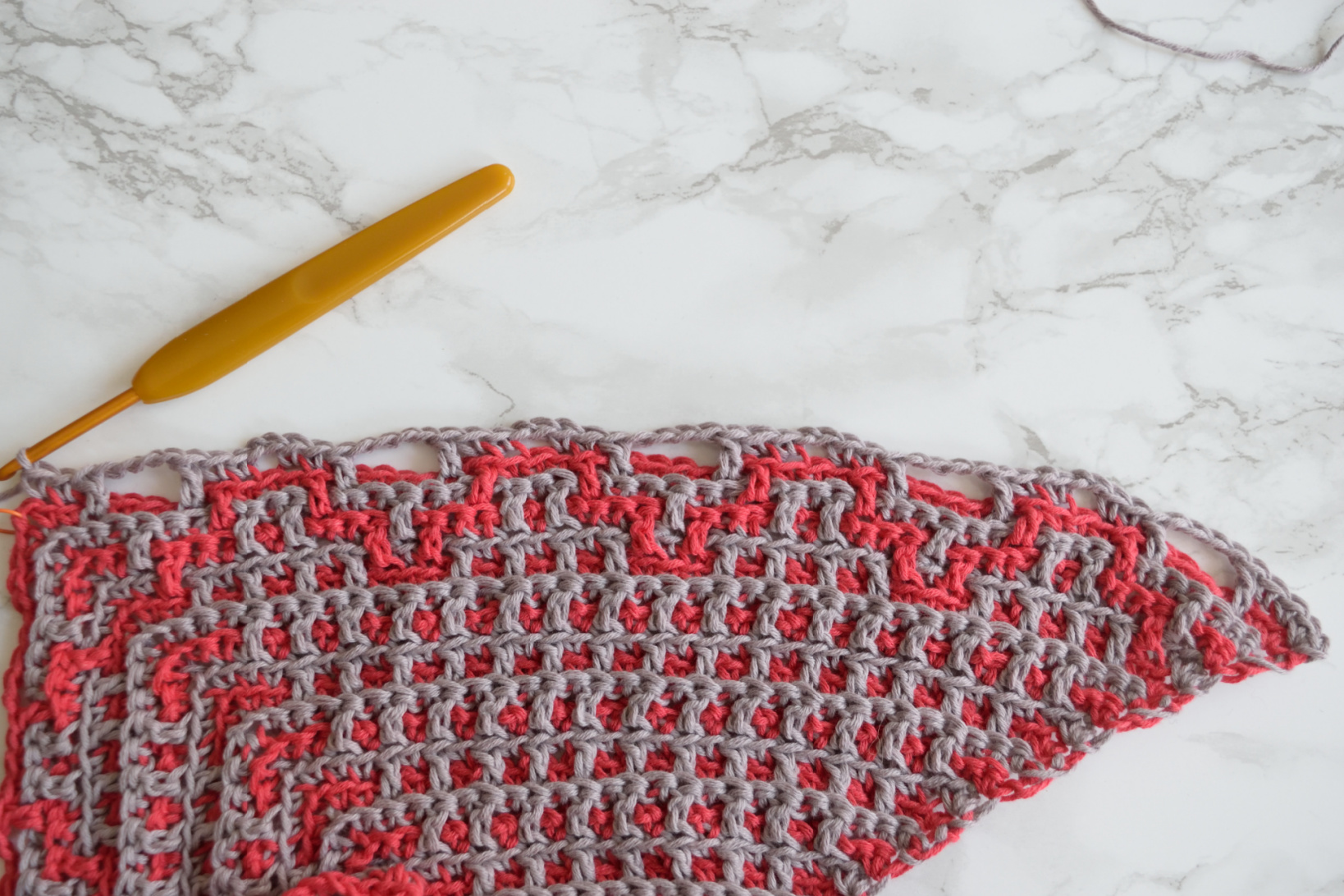 Namari mosaic crochet shawl, Row 26 step 3