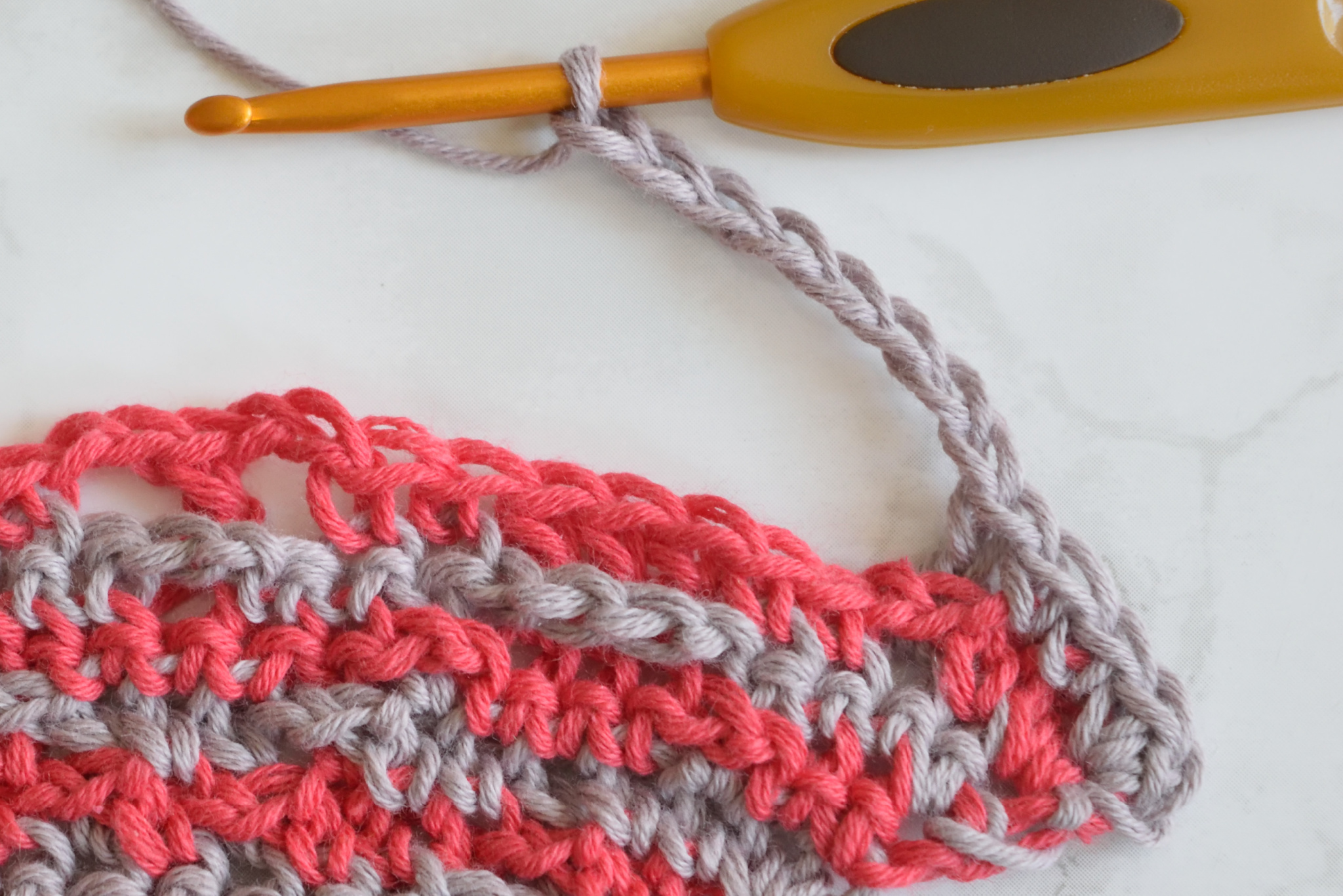 Namari mosaic crochet shawl, Row 28 step 1
