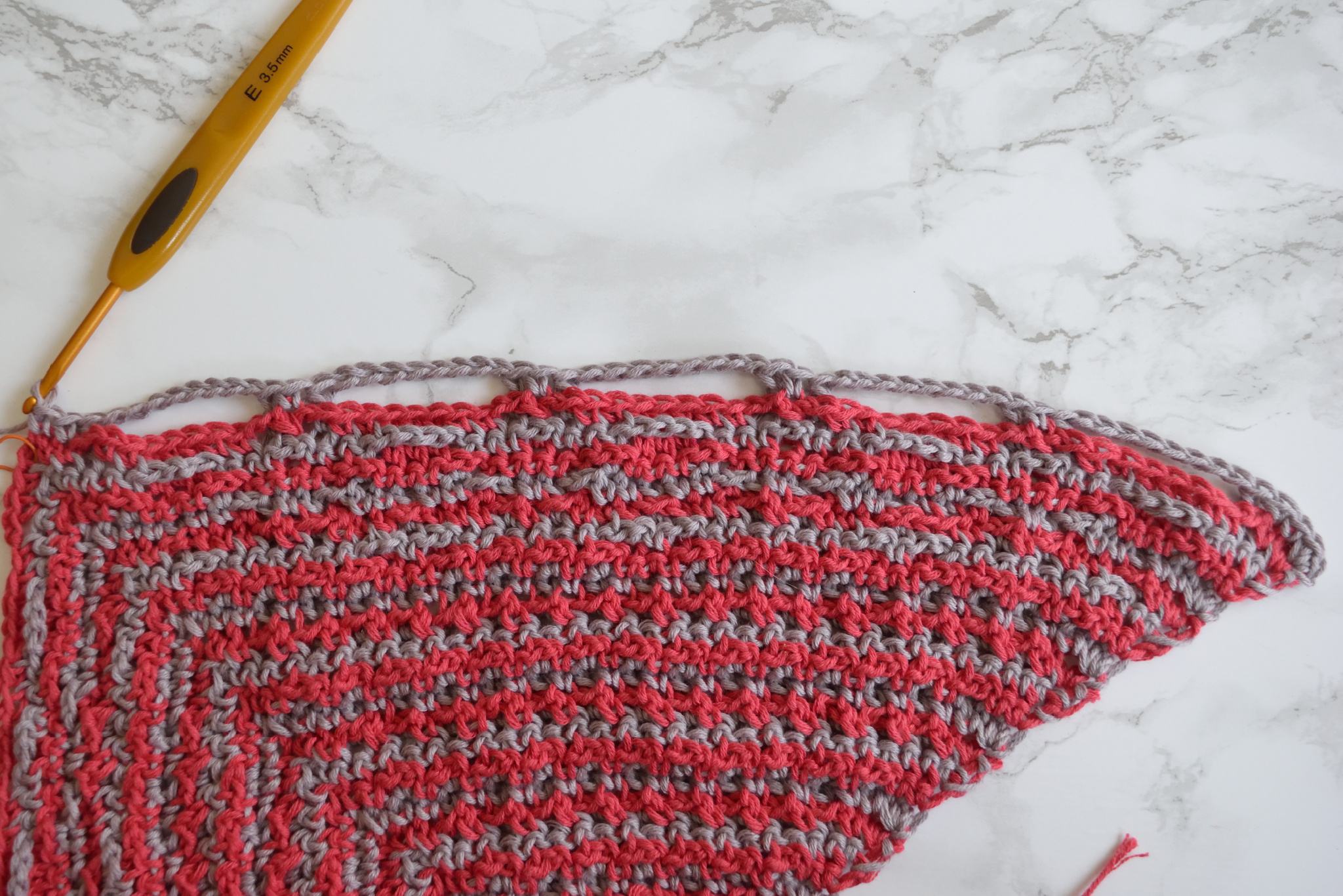 Namari mosaic crochet shawl, Row 28 step 3