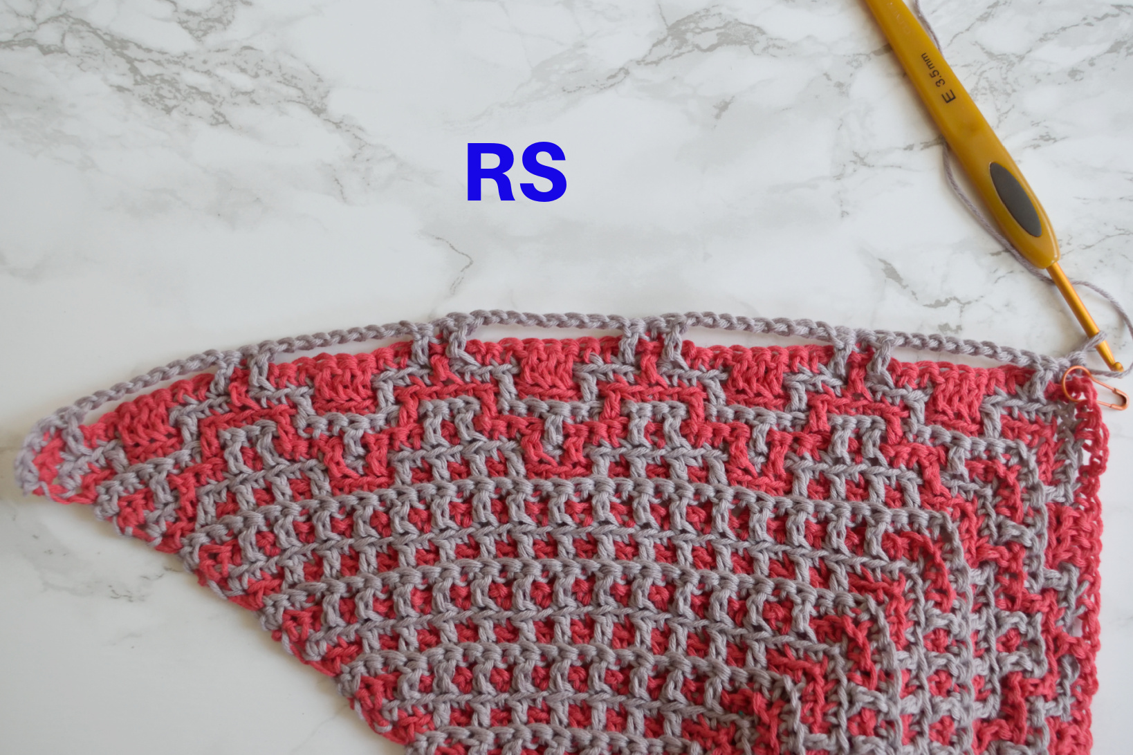 Namari mosaic crochet shawl, Row 28 step 1