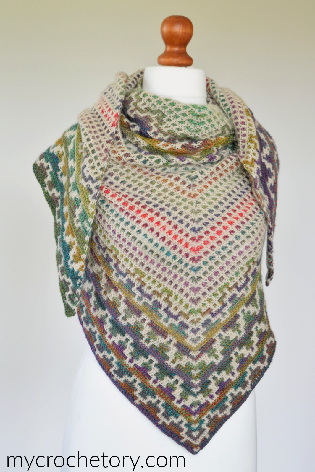 Namari mosaic crochet shawl by MyCrochetory