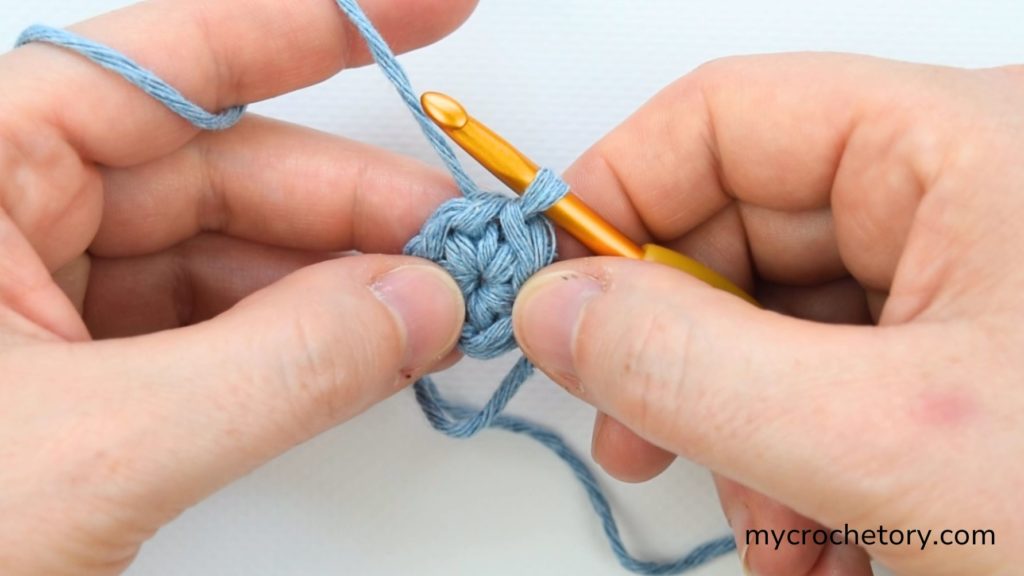 how do I crochet magic circle