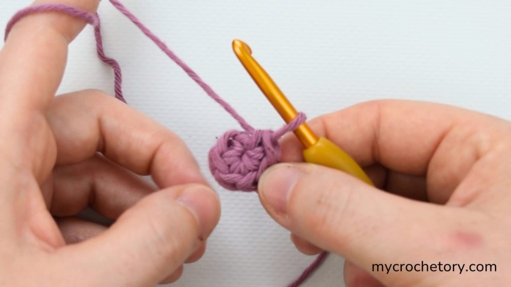how do I crochet magic circle