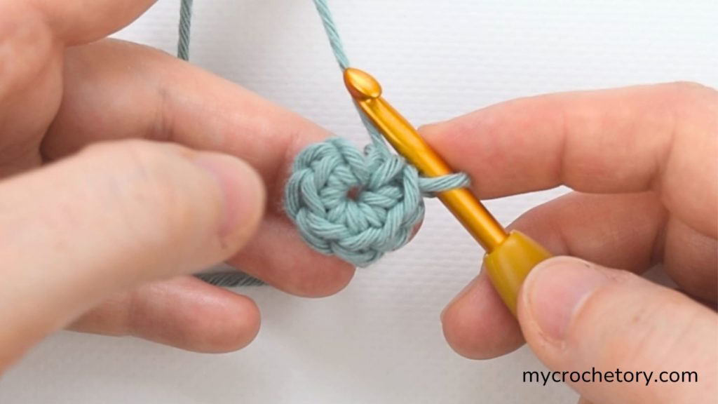 how do I crochet magic circle