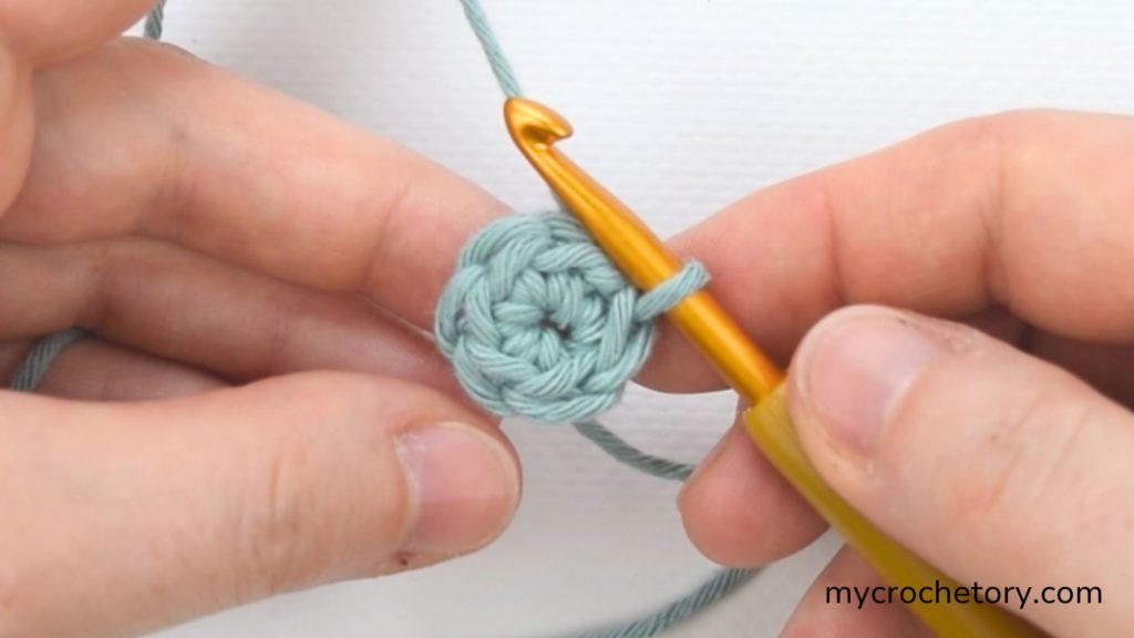 how do I crochet magic circle