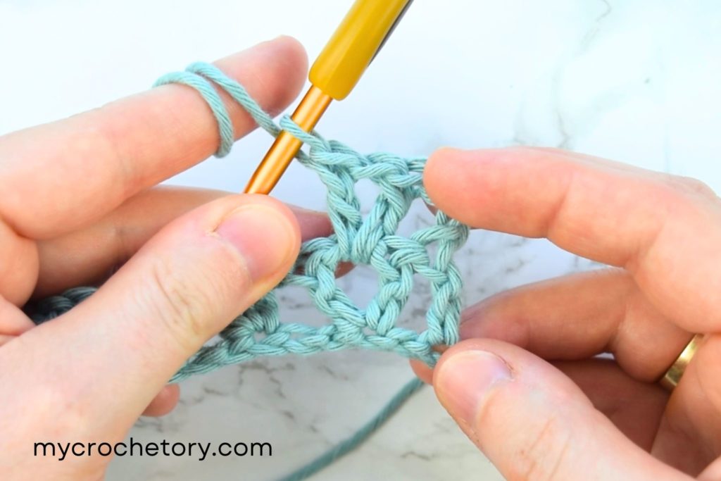 Step-by-step guide on how to crochet V-stitch