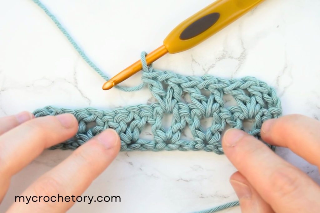 Step-by-step guide on how to crochet V-stitch