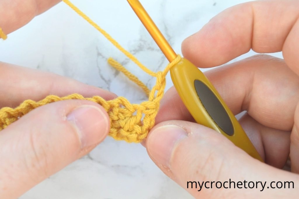 Visual tutorial on how to create star stitch in crochet