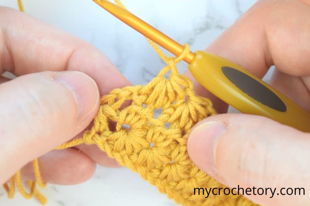 Visual tutorial on how to create star stitch in crochet
