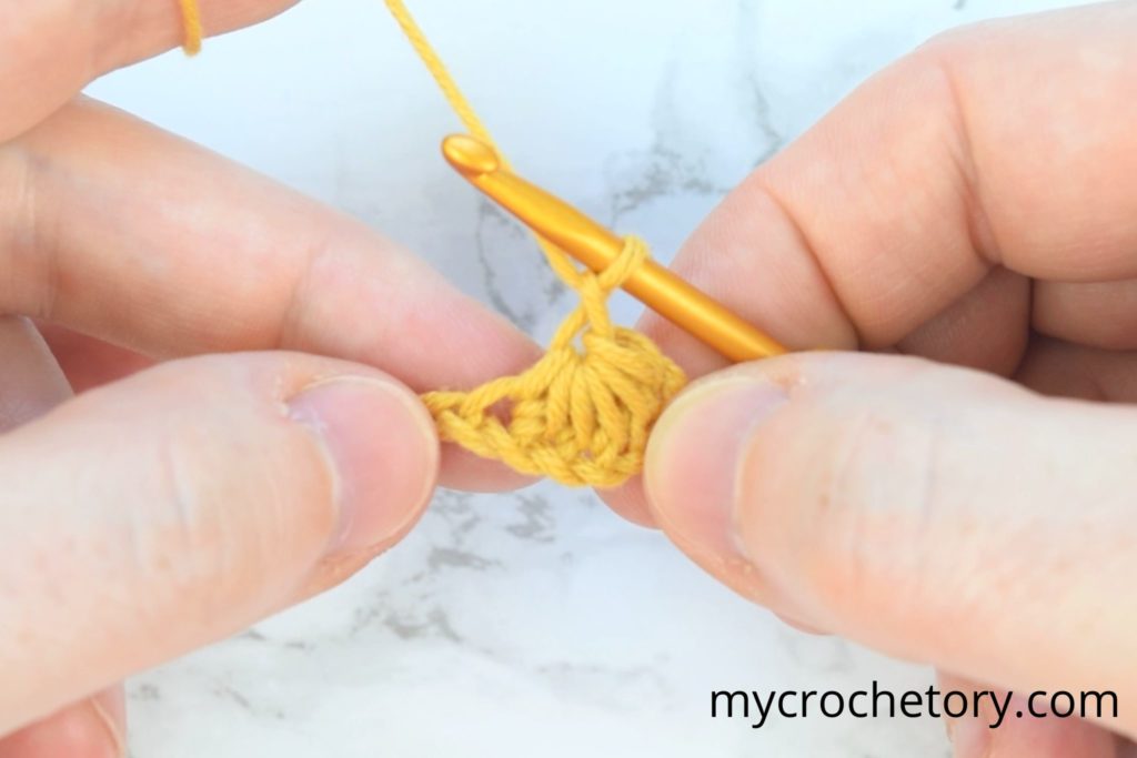 Visual tutorial on how to create star stitch in crochet