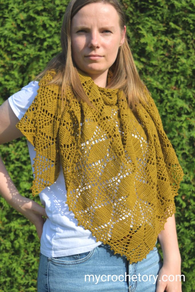 Eira Shawl - A Stunning Free Crescent Crochet Shawl Pattern