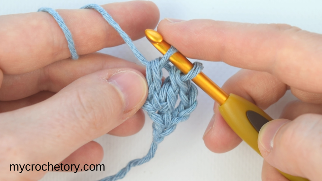 How to foundation double crochet. Easy-to-follow picture and video tutorial.