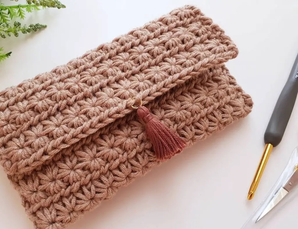 Star Stitch Wallet: free star stitch crochet pattern