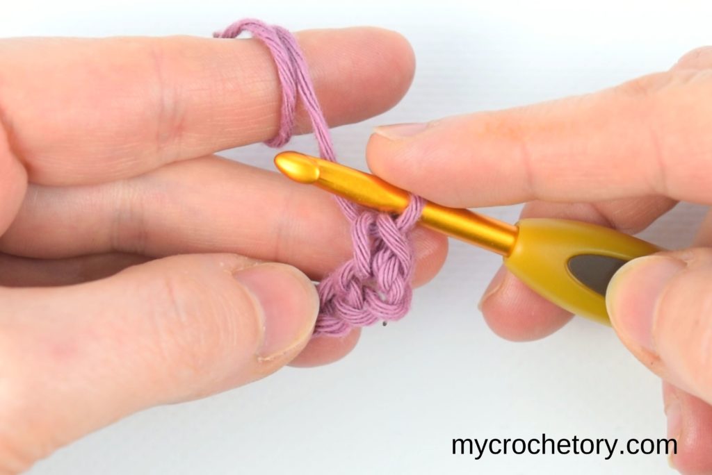 First single crochet made - how to single crochet detailed tutorial