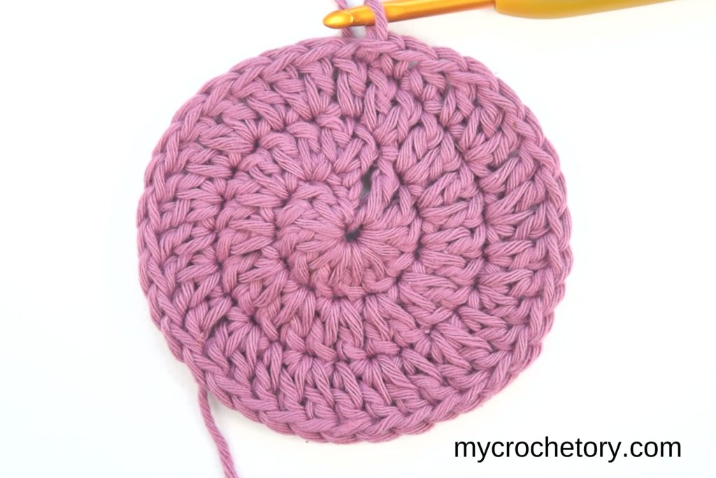 How to double crochet for beginners: spiral.