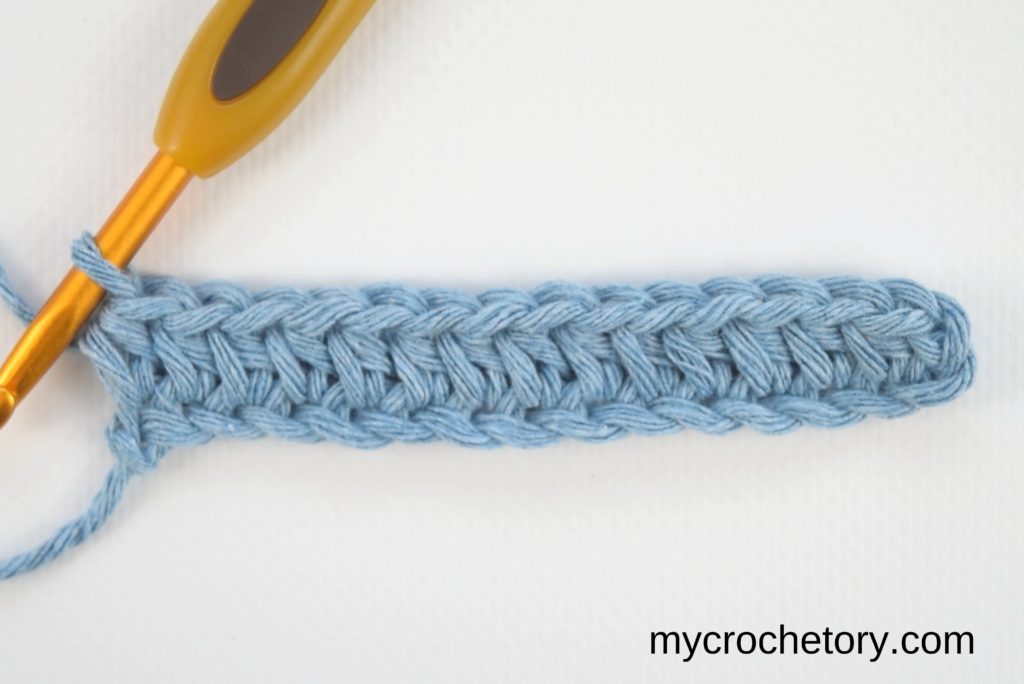 How to half double crochet: completed row 1