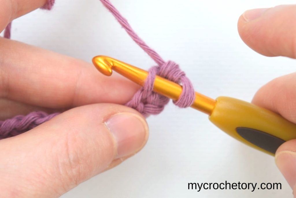 How to Single Crochet 2 Rows at once: how to begin the next stitch.