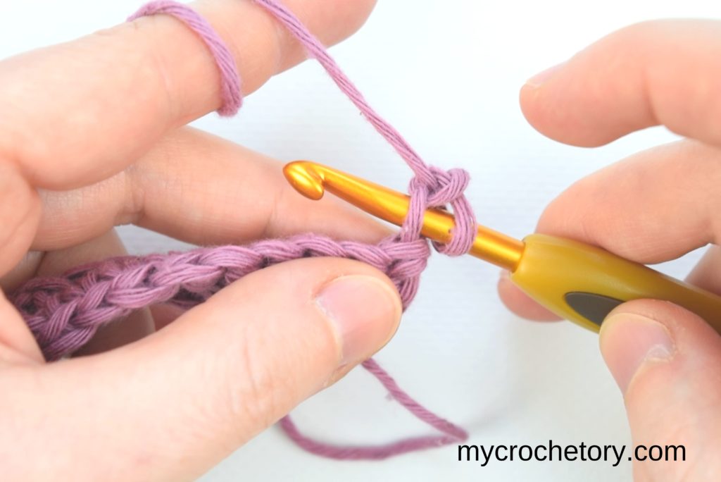 How to Single Crochet 2 Rows at once: how to start the first stitch.