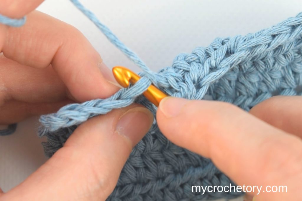 Half Double crochet: How to crochet an invisible decrease.