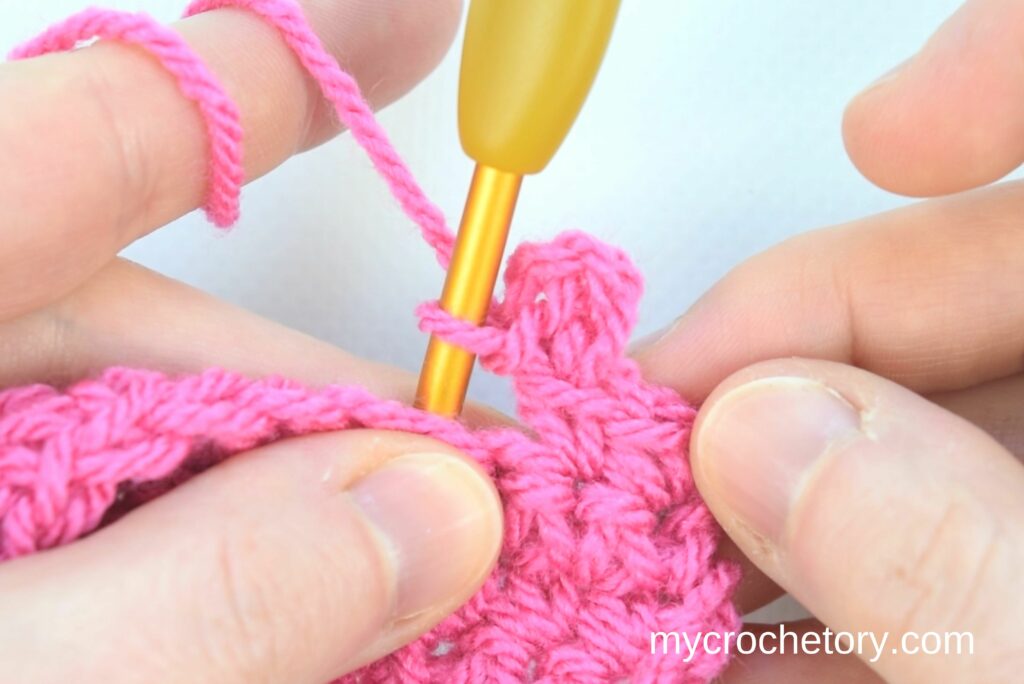 How to crochet the picot stitch: perfect picot completed.