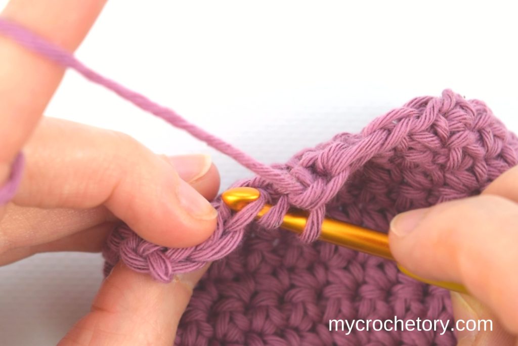 Single crochet: How to crochet an invisible decrease.