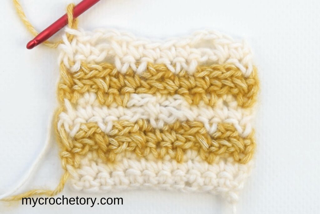 Mosaic crochet in rows: 10th row