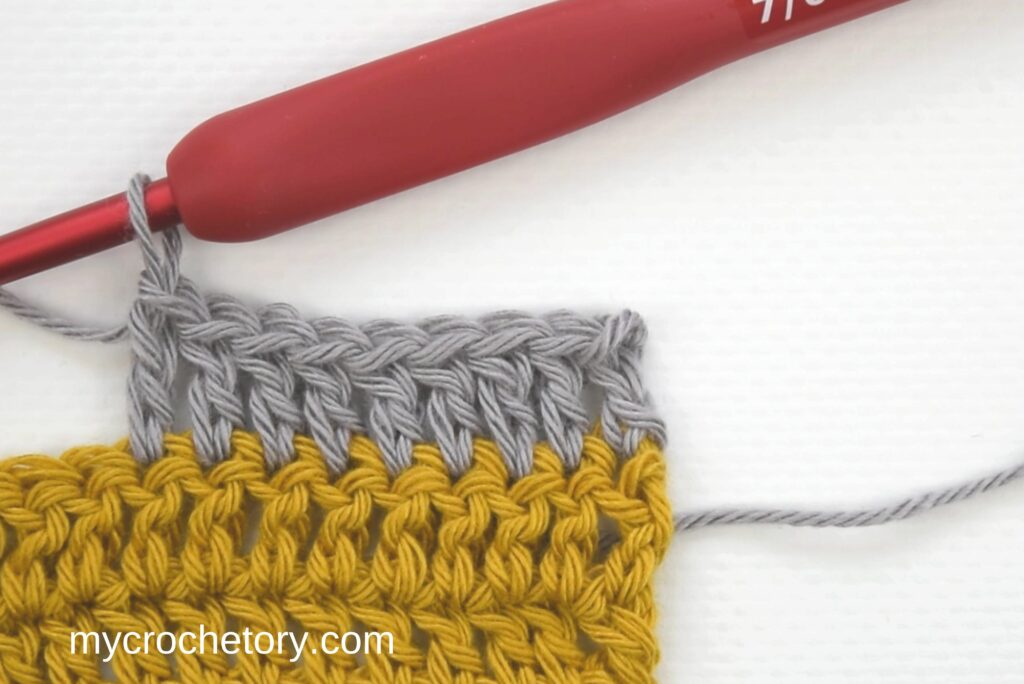 How To Crochet Standing Stitches: double crochet - few stitches