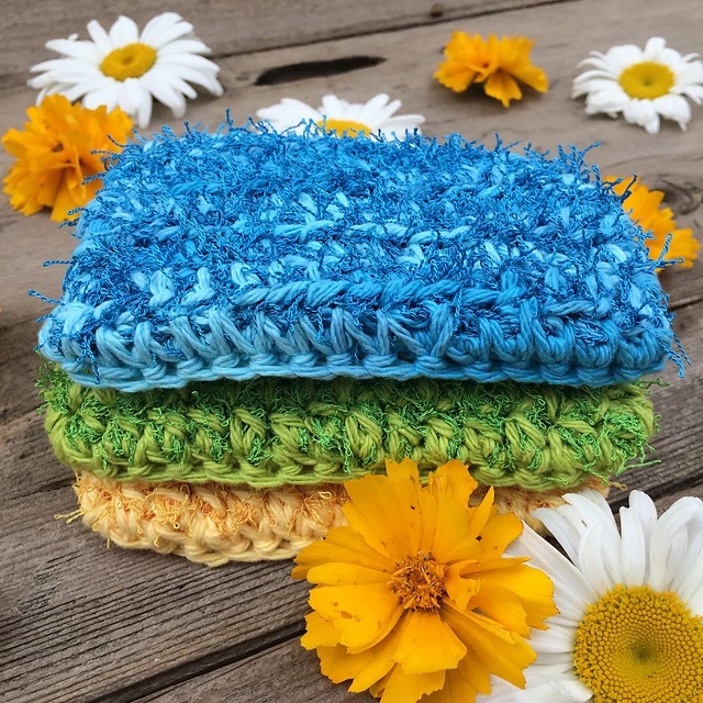 Crochet Kitchen Scrubby - dual-textured scrubby with simple stitches, a staple in scrubby yarn crochet patterns