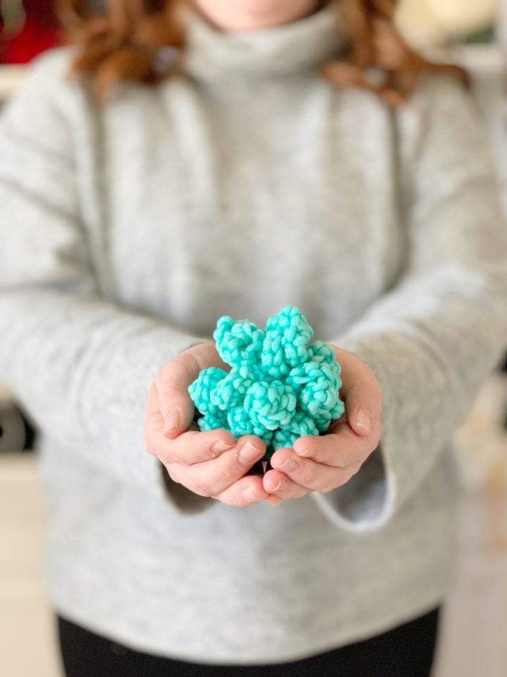 Haley’s College Scrubby - curly-q layer scrubby with fun yarns, a fun project in scrubby yarn crochet patterns.
