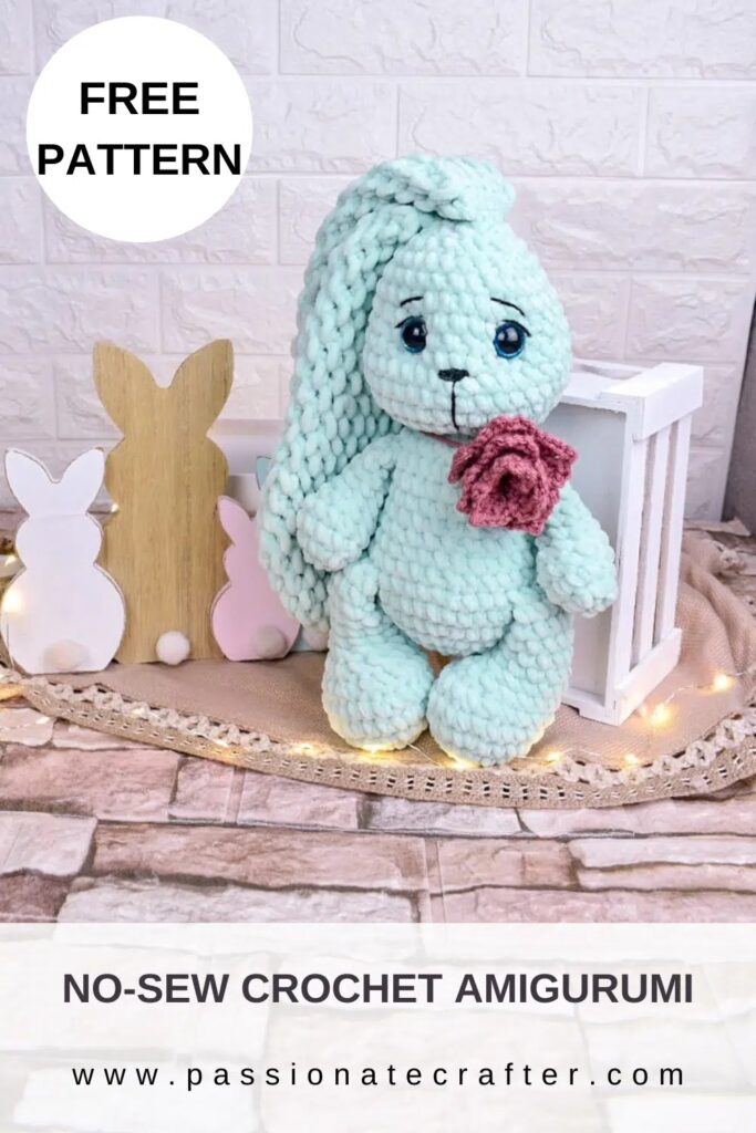 Seamless crochet bunny in mint yarn. This crochet animal pattern free is easy and cute.