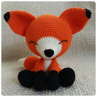 Easy crochet sleepy fox. This crochet animal pattern free is perfect for beginners.