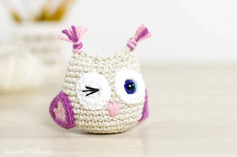 Simple crochet small owl. This crochet animal pattern free is great for using scrap yarn.